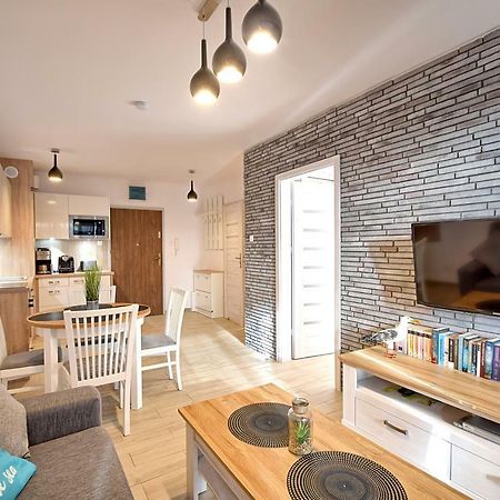 Apartament Oliwka Z Prywatnym Miejscem Postojowym Kolobrzeg Exterior photo