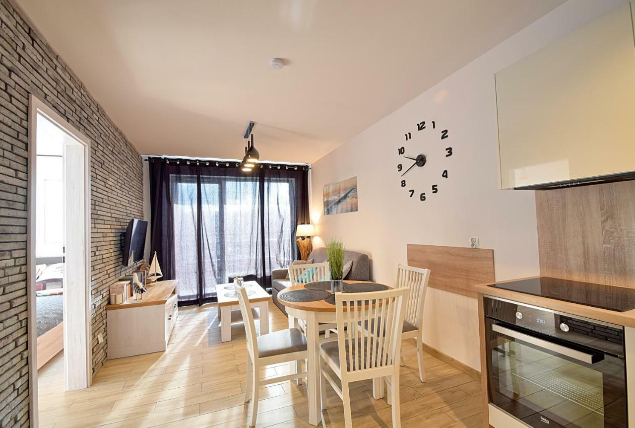 Apartament Oliwka Z Prywatnym Miejscem Postojowym Kolobrzeg Exterior photo